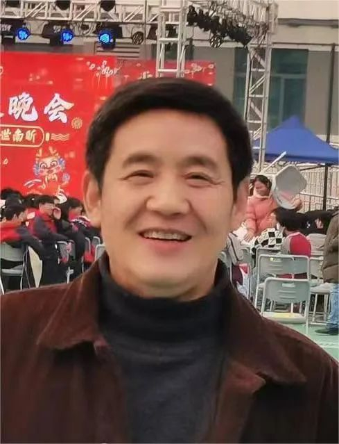 刘启武原荆州中学教师,大学本科学历,毕业于湖北教育学院英语教育专业