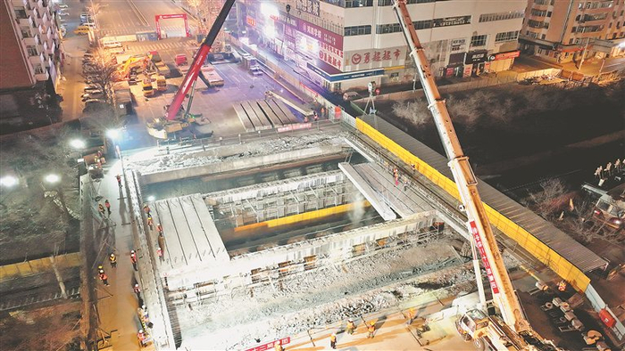 西大桥板梁拆除现场.