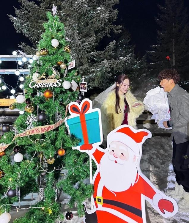 谢文能晒和妻子合影:结婚101天咯～这位公主太漂亮了叭|谢文|公主