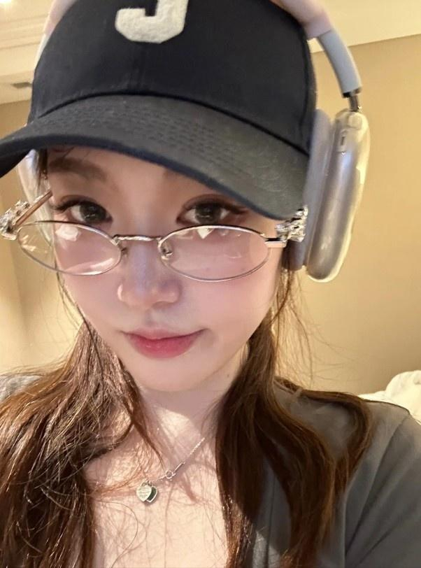 谢文能晒和妻子合影:结婚101天咯～这位公主太漂亮了叭|谢文|公主