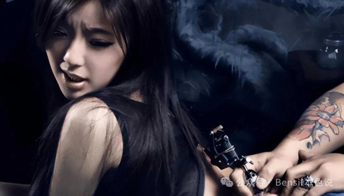 干脆就把赵奕欢签下来,拍各种宅男最爱的擦边电影