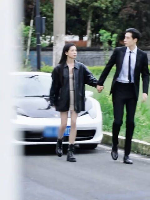 惜花芷又出大片啦黑西装白衬衫大长腿大背头版胡一天好看爱看