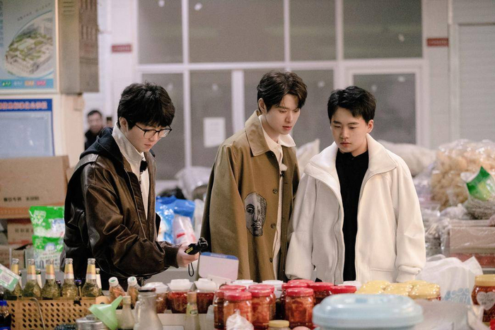 李雪琴来了,《我们仨》好友惊喜相聚|李雪琴|魏大勋|毛不易_新浪新闻