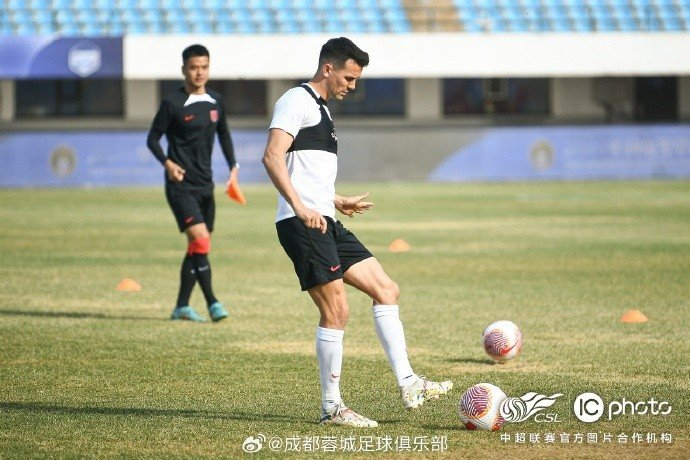 徐正源:蹇韬,李扬已完成手术 面对任何对手都要展现成都队特色|徐正源