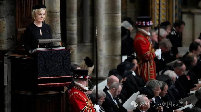英国最短命首相自传揭秘女王最后会面疯狂吐槽唐宁街10号没家具还有
