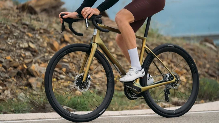 几何更舒缓操控更灵敏 enve推出第二款耐力型公路车fray|轮胎_新浪