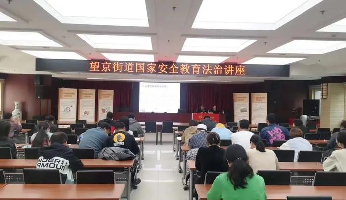 麦盖提在日照市培训的首批高校毕业生上岗
