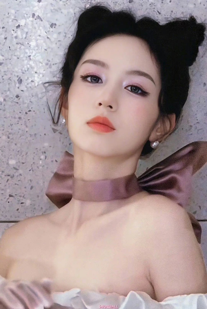 李昂昂朋友圈丨刘嘉玲霸气热巴冷艳杨洋许光汉风格依旧