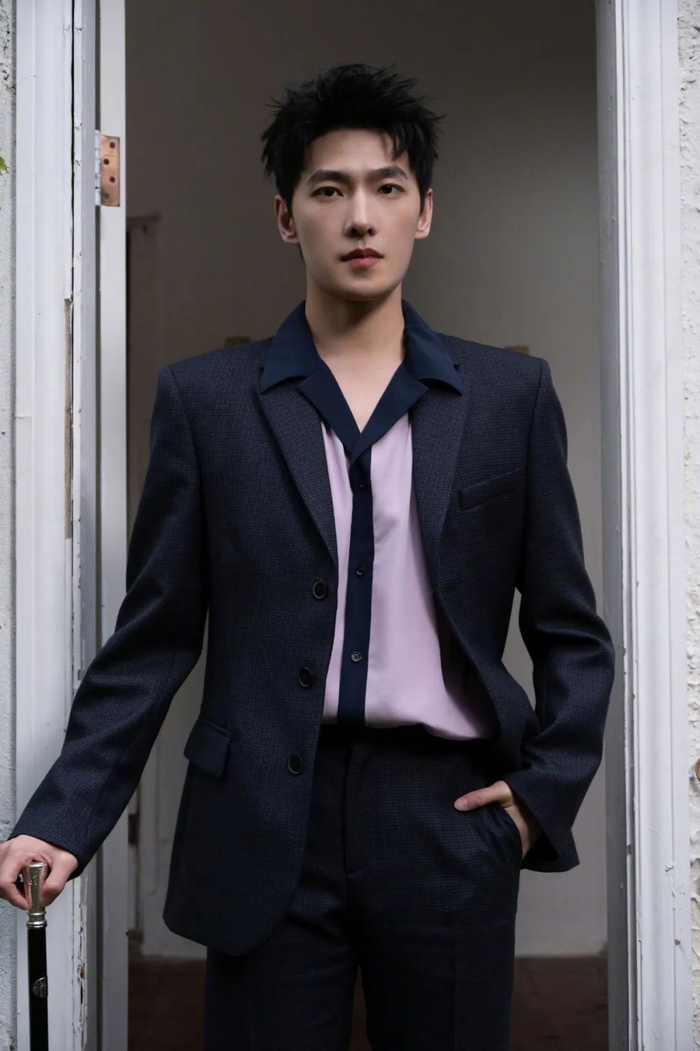 李昂昂朋友圈丨刘嘉玲霸气热巴冷艳,杨洋许光汉风格依旧