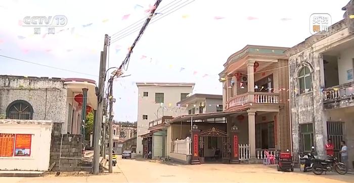 日照首批18家餐馆挂上“大笑”牌