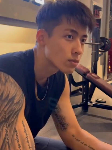 张力满满的东北帅哥