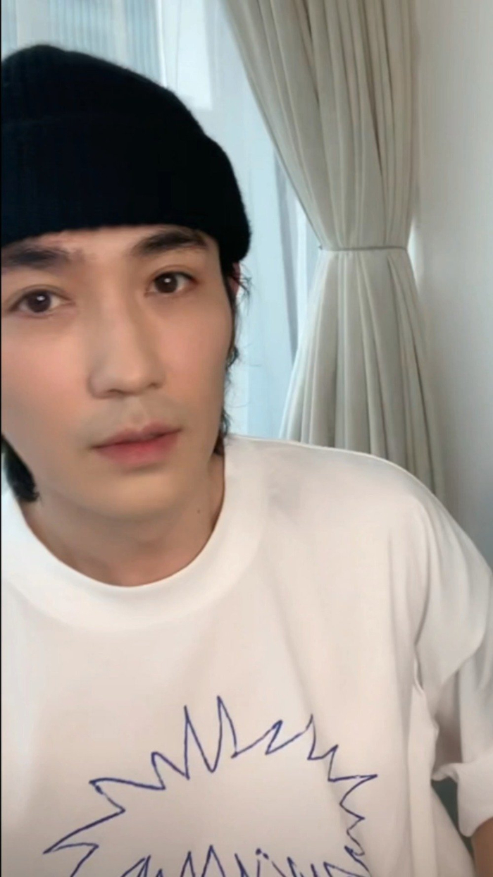 朱一龙今日直播素颜怼脸这个状态别太顶