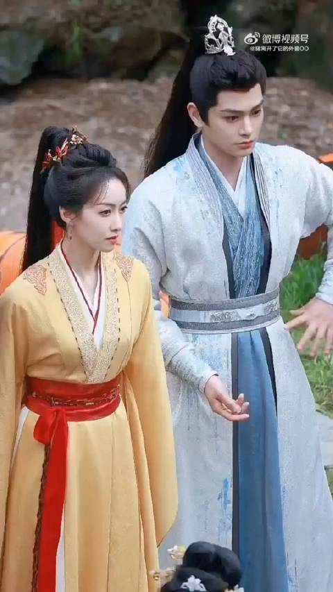 山河枕宋茜丁禹兮同框路透少男少女的装扮也不错哟