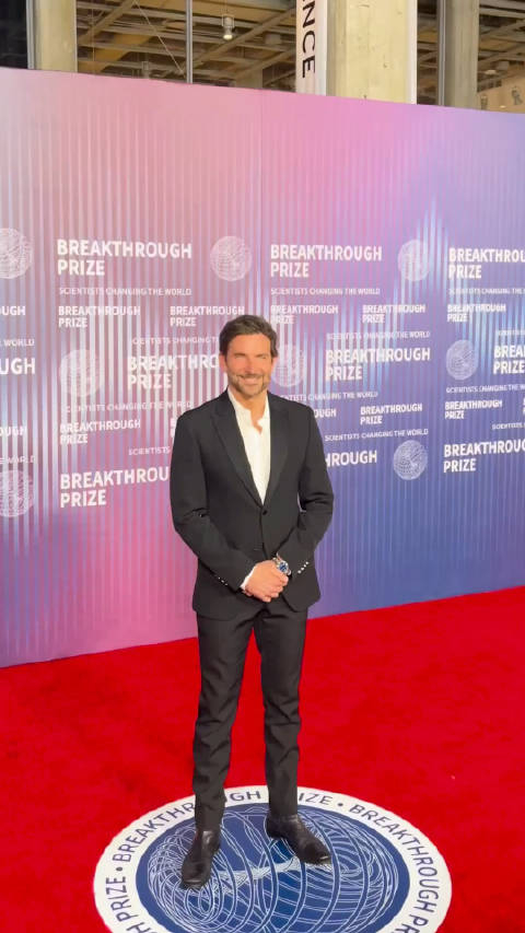 bradleycooper亮相breakthroughprize盛典好帅库珀