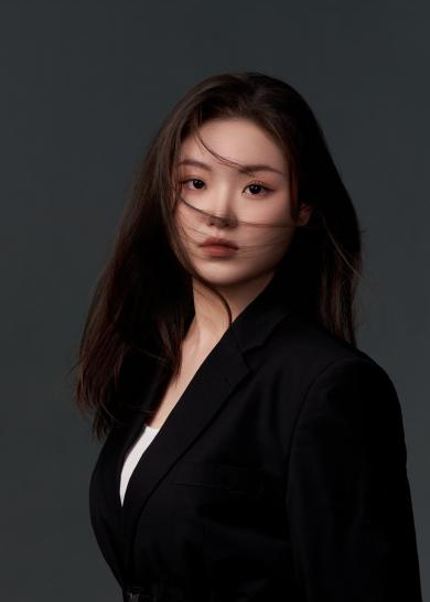 硕士研究生2021级音乐队员 陈果果"热爱之路风起云涌,梦的彼端万里