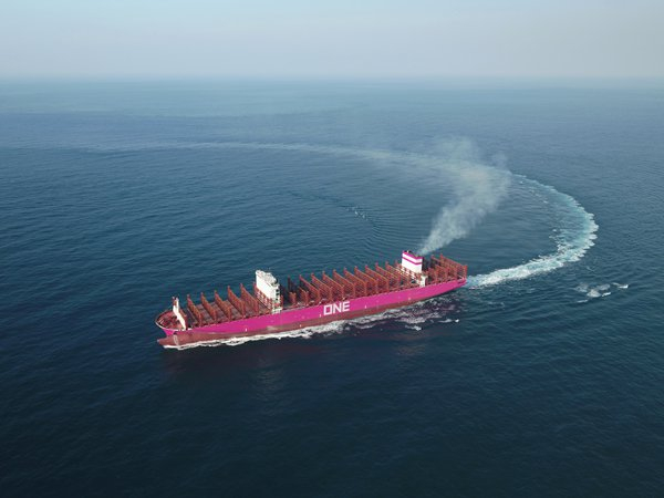 一周内交船入坞出坞试航齐登场 沪东中华涌动造船热潮|lng_新浪新闻