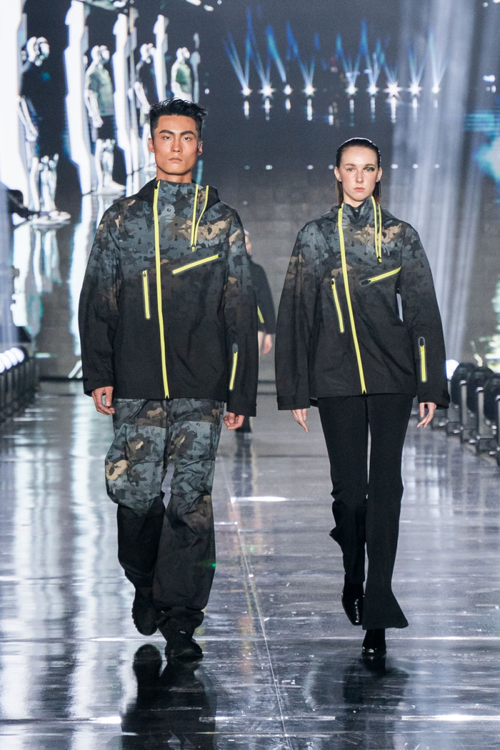 00后都无从整顿的秀场:穿夹克,上航母|00后|七匹狼|夹克_新浪新闻