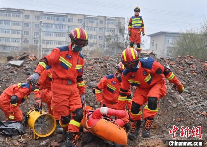 长春消防开展地震救援演练