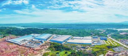 位于乐山五通桥区晶硅光伏产业园的乐山市京运通新材料科技有限公司。 章綦 摄（C视觉）