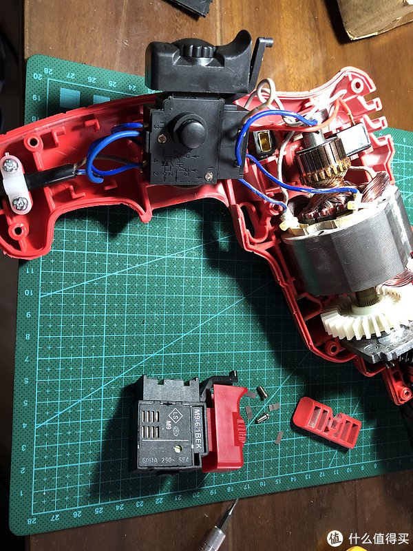 也许只需要几块钱简单换个零件|开关|手电钻|出线_新浪新闻