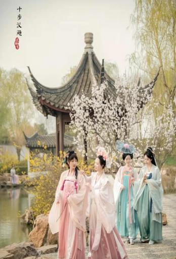 汉服体验part03来槐花林里互动打卡吧!