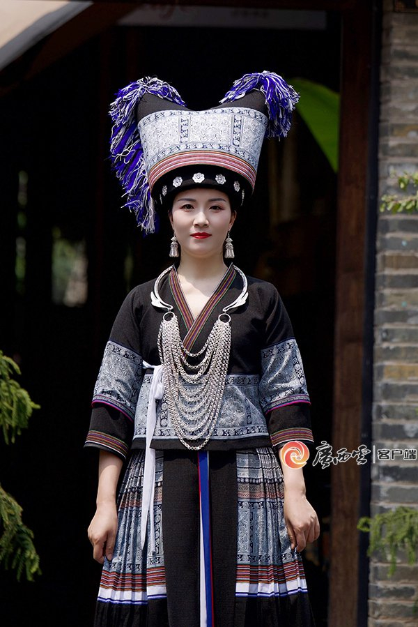 华服当潮|一衣惊鸿,苗家风情藏不住|苗族|服饰|民族博物馆_新浪新闻