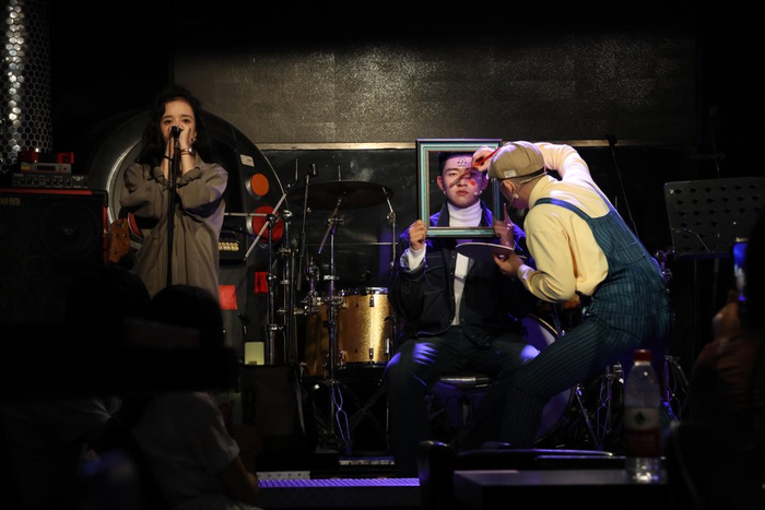 《广告牌》在咖啡戏剧节上演