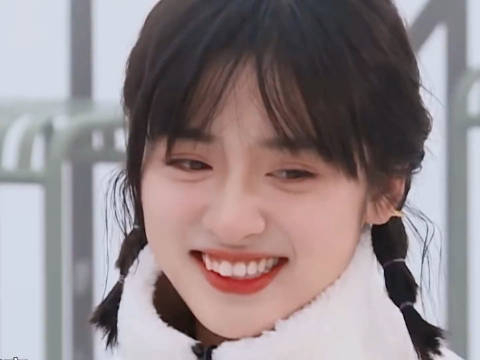 之前在综艺节目怦然心动的20岁中沈月坦言自己也会因为没有工作而焦虑