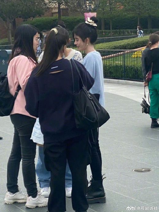 迪士尼|鞠婧祎_新浪新闻
