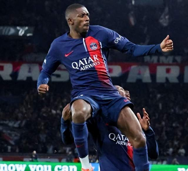 比赛中,为大巴黎首发出战的奥斯曼登贝莱劲射破门一度为球队扳平比分.