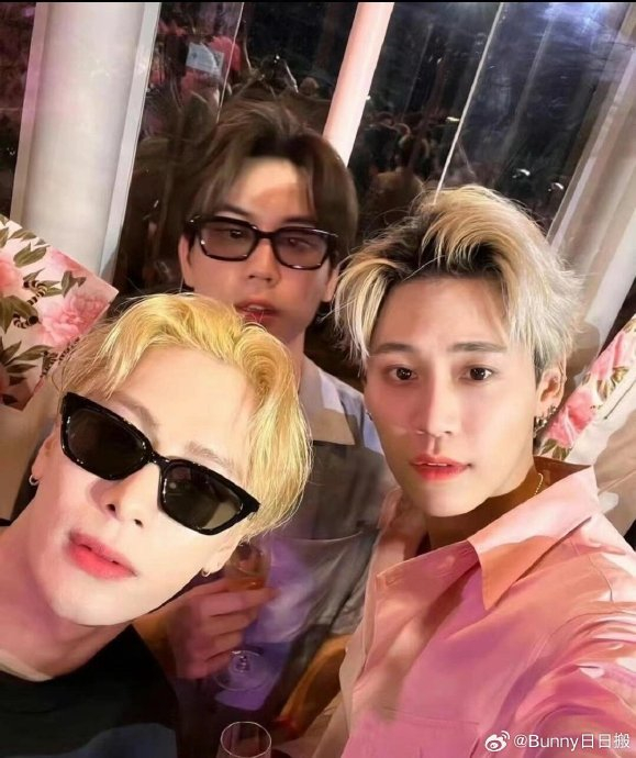 世界就是一个巨大的王嘉尔朋友圈 全球就是王嘉尔的朋友圈|王嘉尔