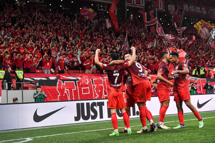 海港与泰山奉献了一场精彩的进球大战。