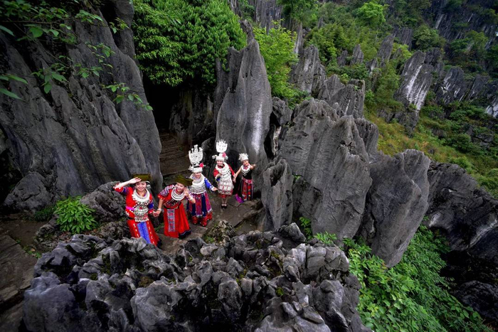 4月22日开幕浪漫石海踩花山宜宾兴文苗族花山节邀您踩花山赢大奖