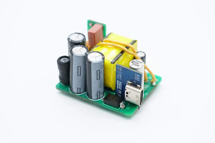 高集成度的同时acdc最高效率还能做到93