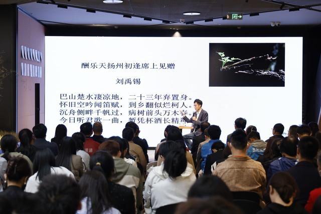 迎世界读书日海淀区万寿路街道开展重读经典旧书置换活动