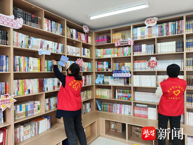 练成的》,一场别开生面的"绿书签"读书分享会在南园社区弘文书店举办