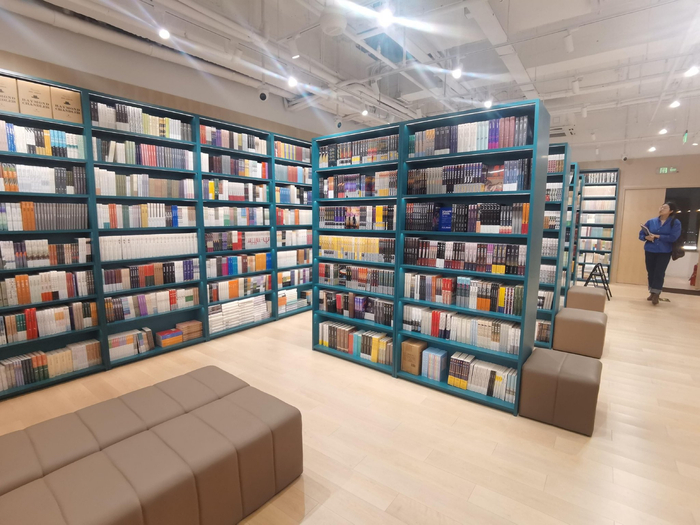 风入松书店阔别13年重开几代北大学子相聚第二图书馆