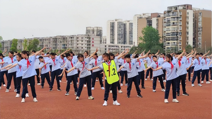 悦动大课间·五育新少年 成都华川中学举行课间操比赛|课间操|比赛