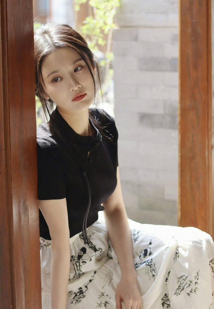 张慧雯全新时尚大片释出,新中式的高级氛围感拉到极致|欢乐颂5|张慧雯