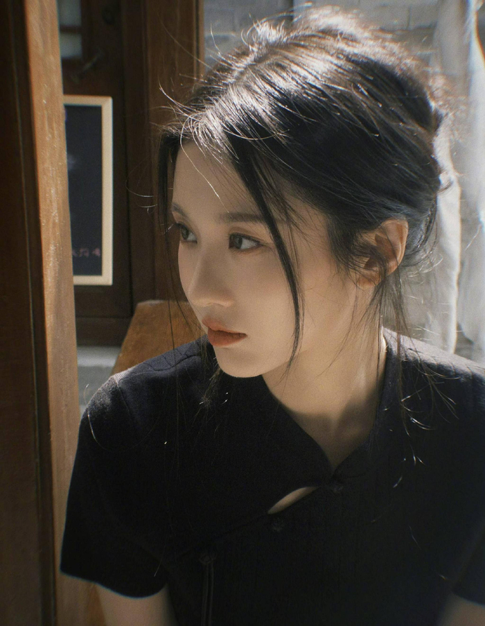 张慧雯全新时尚大片释出,新中式的高级氛围感拉到极致|欢乐颂5|张慧雯