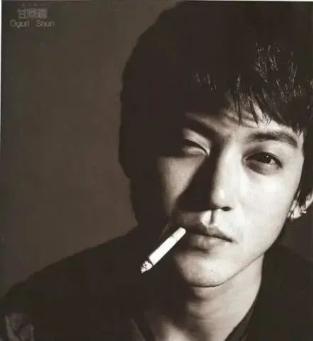 还得是小栗旬,日版花泽类当年可是直接迷倒万千亚洲少女的存在.