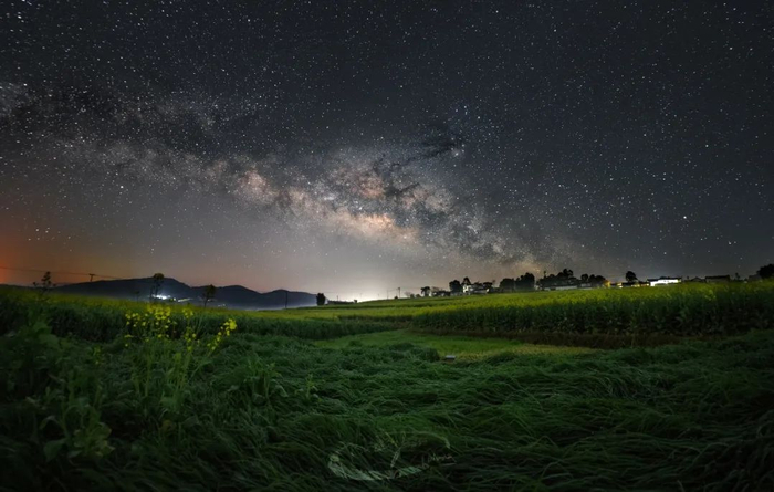 星影| 一夜新雷震,繁枝拥万星|雷震|万星|银河_新浪新闻