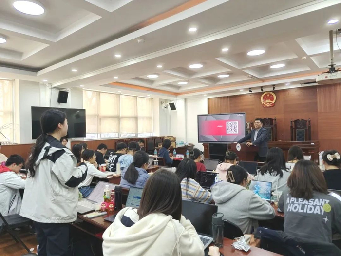 们针对青年律师如何同当事人,检察官,警察有效沟通等问题请教陈鑫老师