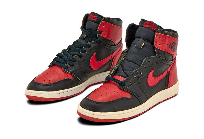 突发消息:最经典的「黑红 aj1」要回归了!|经典|复刻|鞋型_新浪新闻