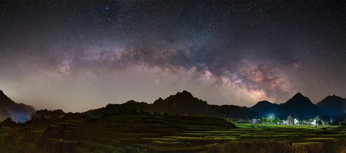 星影| 一夜新雷震,繁枝拥万星|雷震|万星|银河_新浪新闻