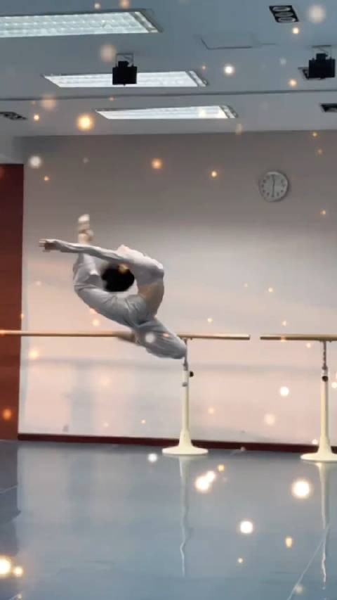 如此丝滑的舞蹈我做不到三个