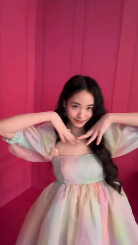 lily特别可爱的小女孩