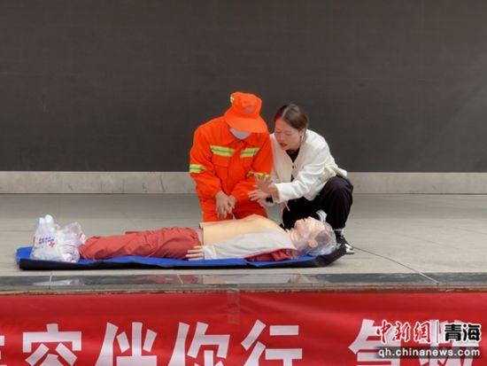 海东市乐都区红十字会开展应急救护培训？百余名工作者参与实操练