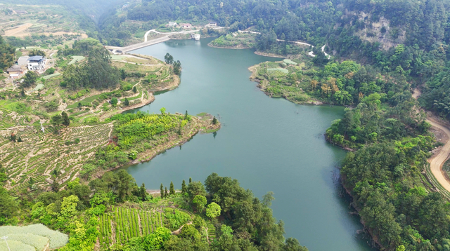 采摘果蔬,休闲观光 荣县旭阳镇演绎乡村魅力