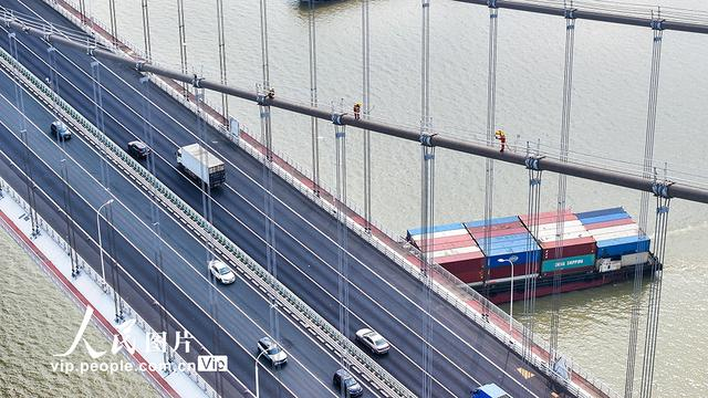 广东广州:黄埔大桥维护检修|广东广州|广州市|悬索桥_新浪新闻